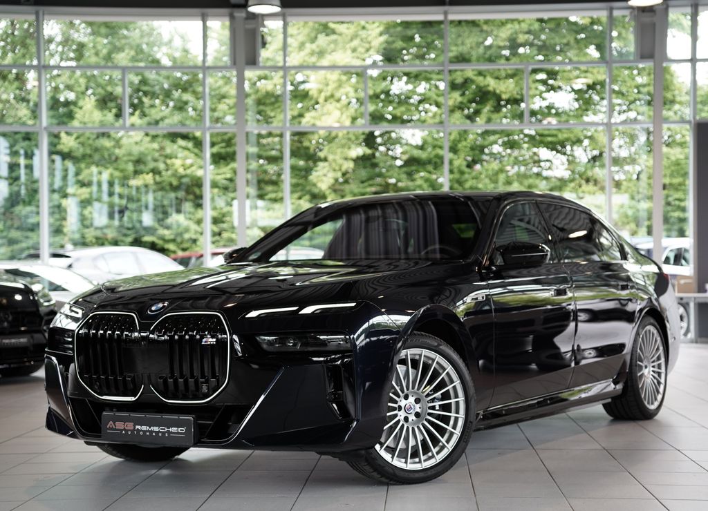 BMW i7 2025