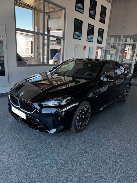 BMW 220 2025