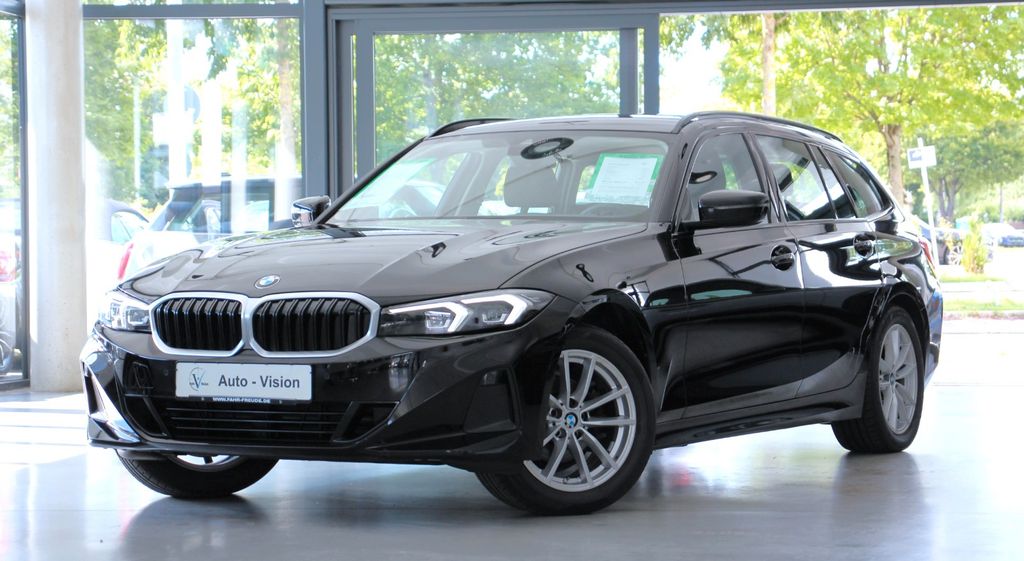 BMW 318 2023