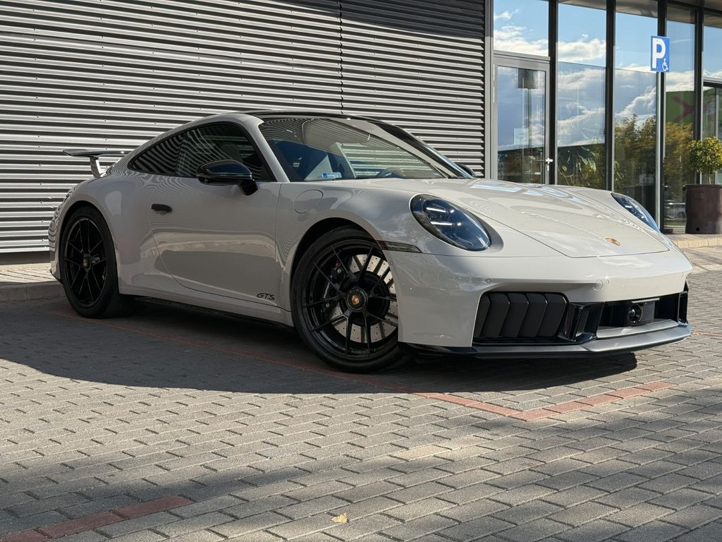 Porsche 911 2025
