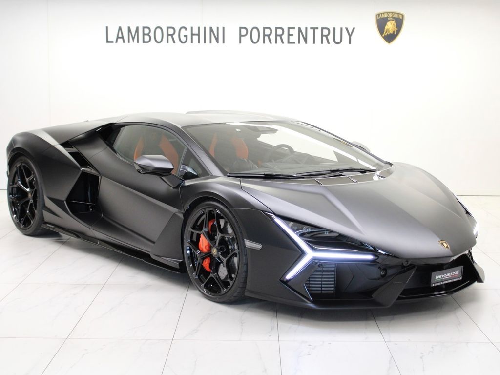 Lamborghini Revuelto 2024