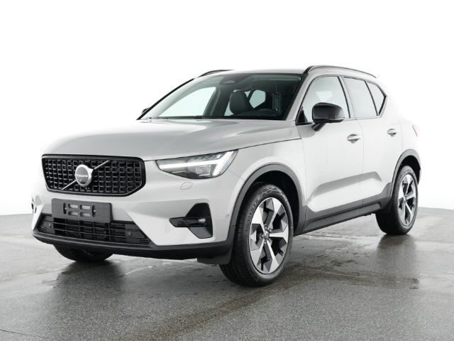 Volvo XC40 2025