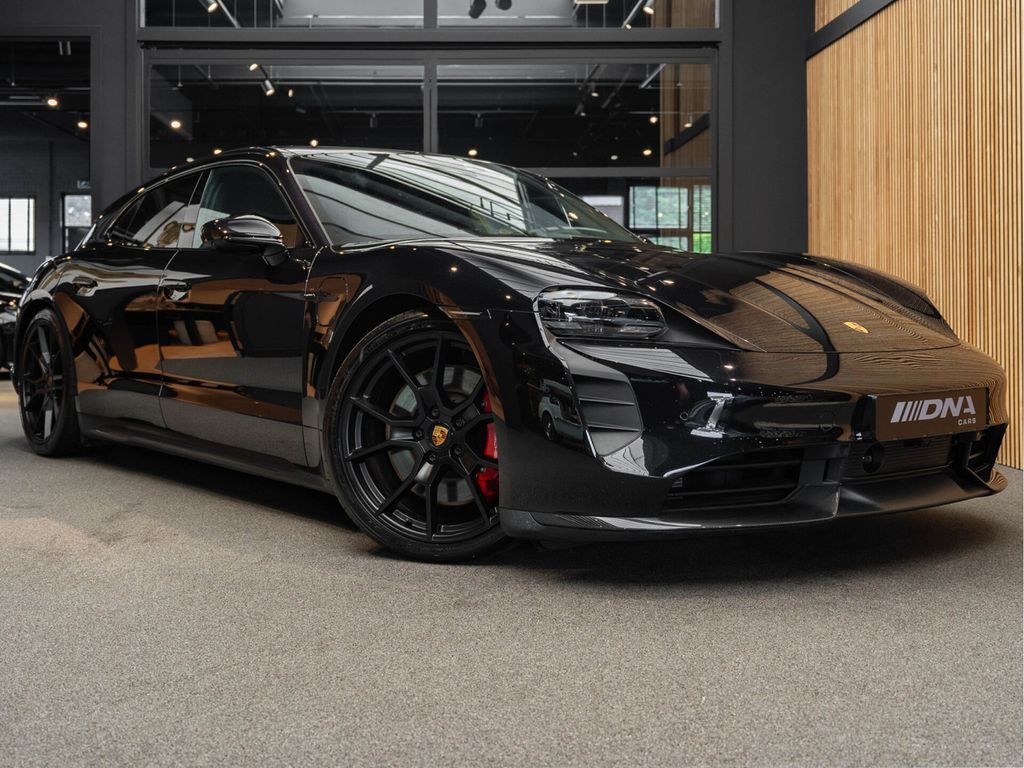 Porsche Taycan 2023