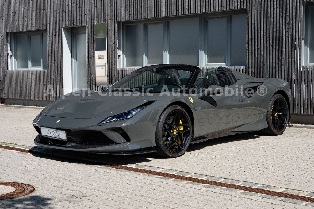 Ferrari F8 2023