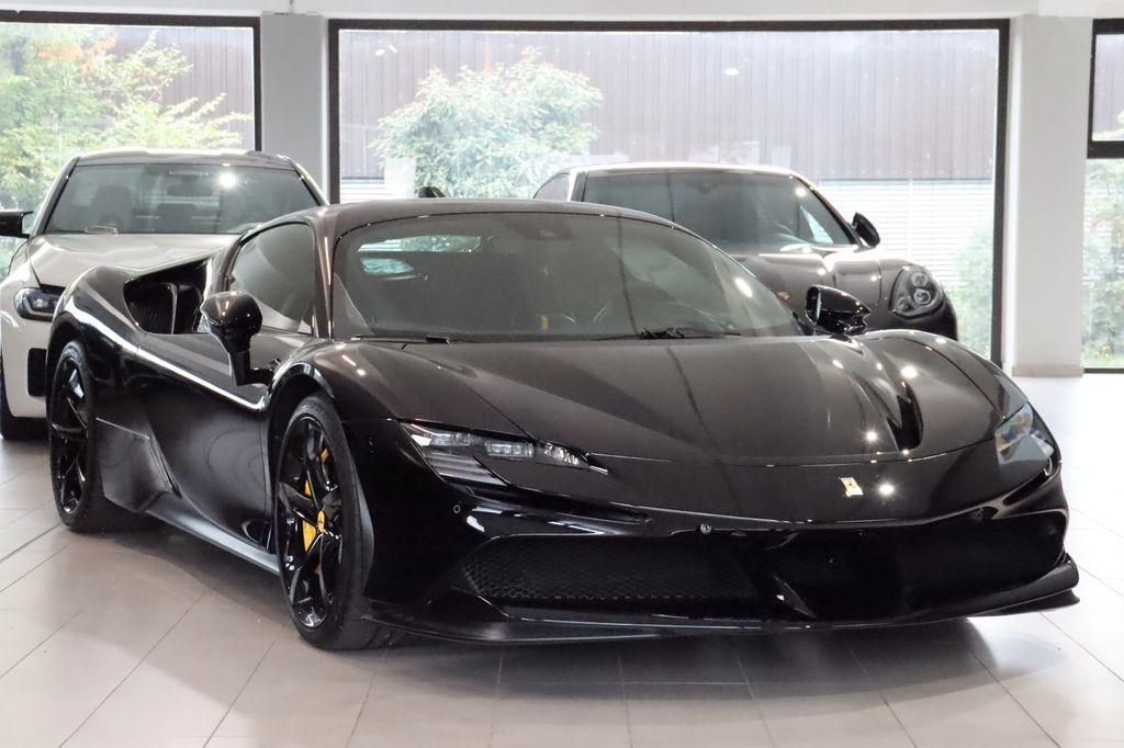 Ferrari SF90 2023