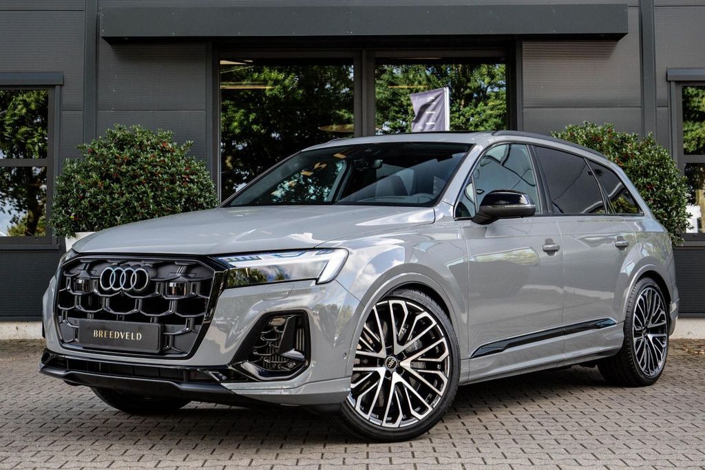 Audi SQ7 2025
