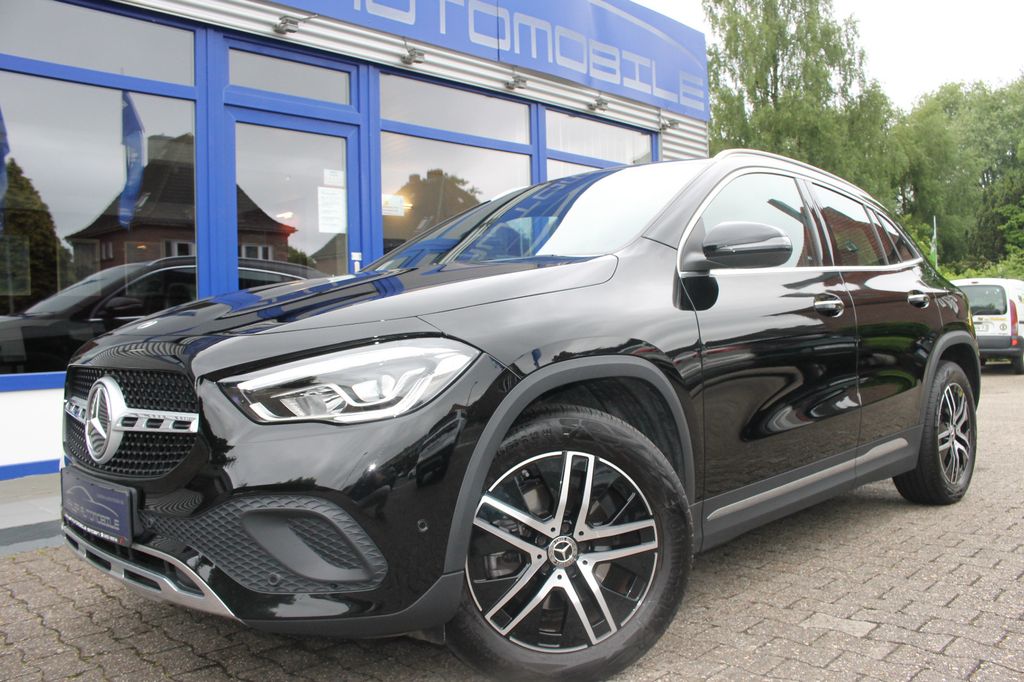 Mercedes-Benz GLA 200 2023
