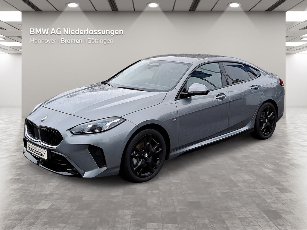 BMW 220 2025