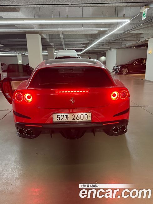 Ferrari GTC4 Lusso 2018