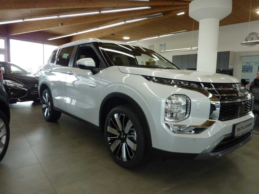 Mitsubishi Outlander 2025