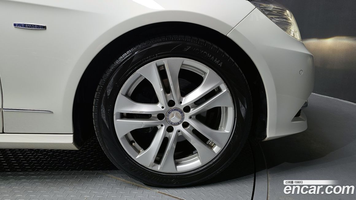 Mercedes-Benz E-Class 2011