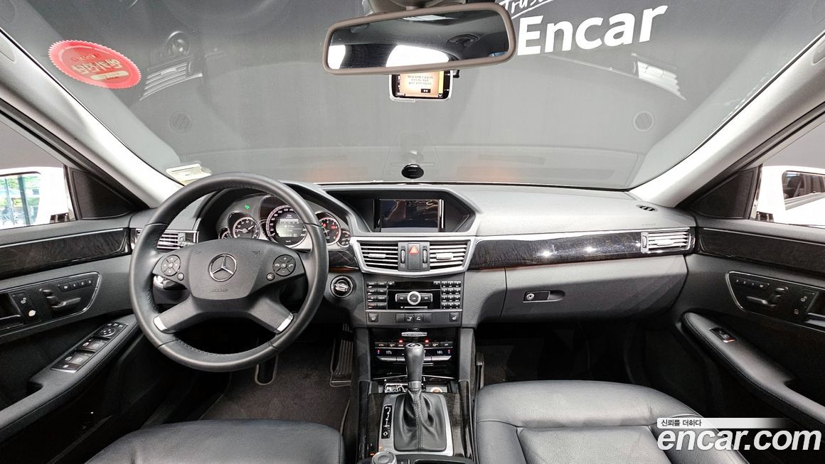 Mercedes-Benz E-Class 2011