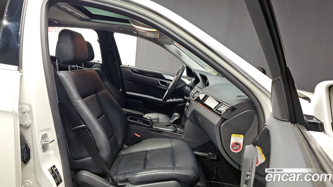 Mercedes-Benz E-Class 2011