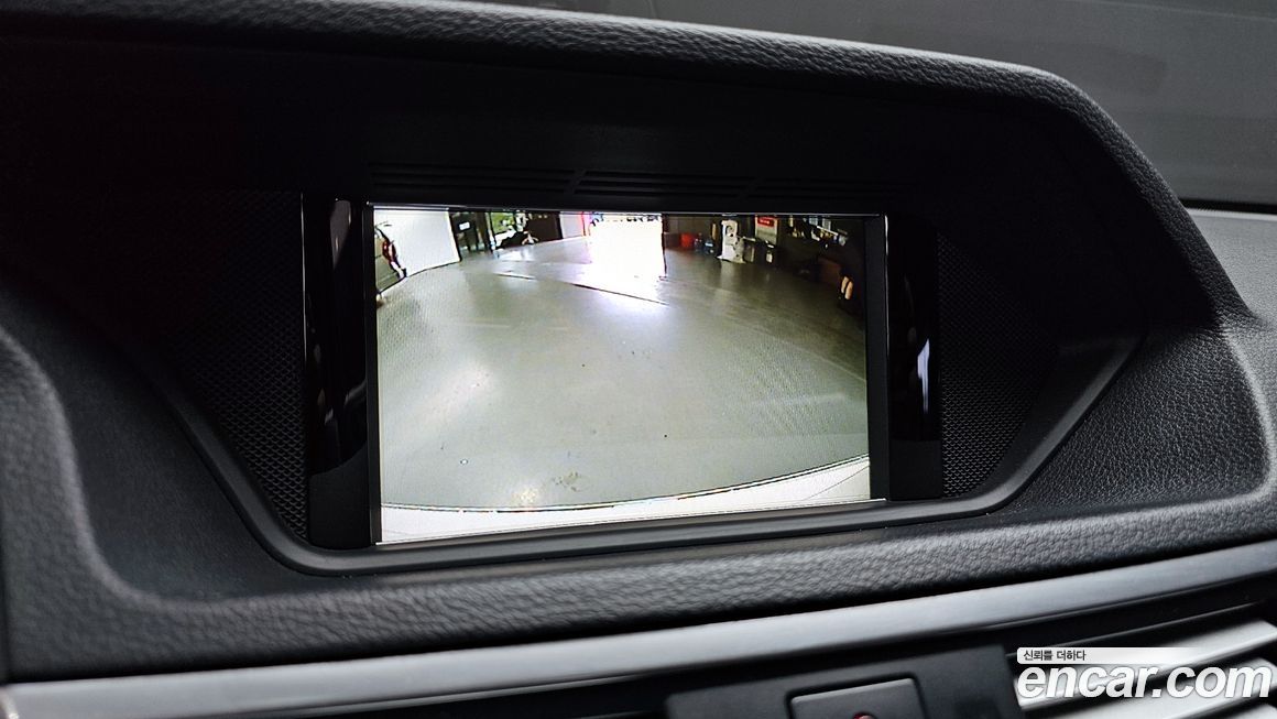 Mercedes-Benz E-Class 2011