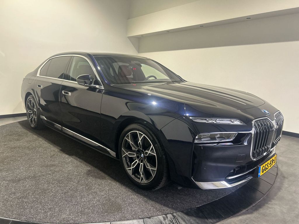 BMW i7 2024