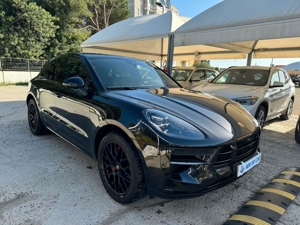 Porsche Macan 2021