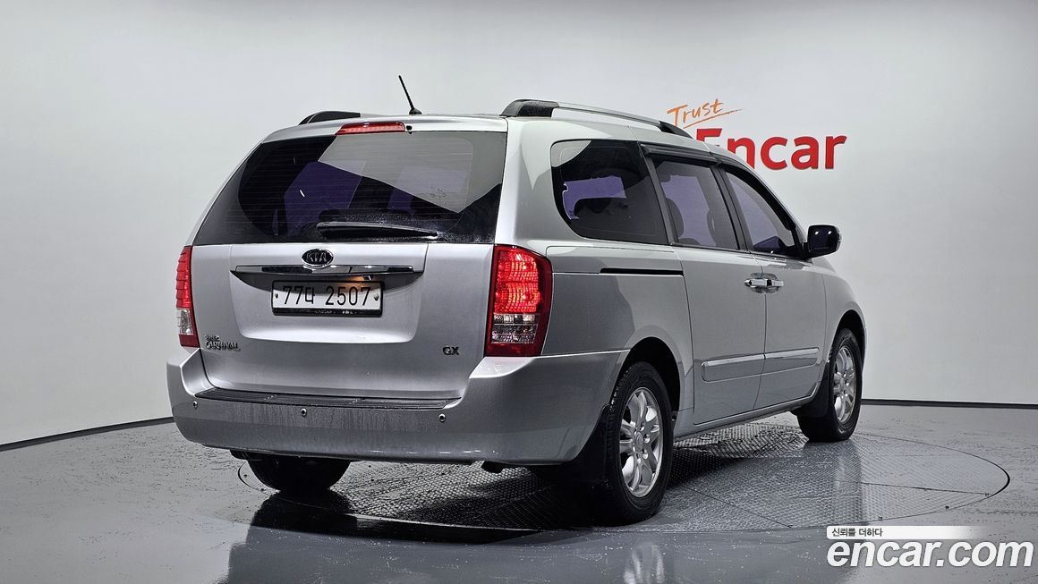 Kia Canival 2011