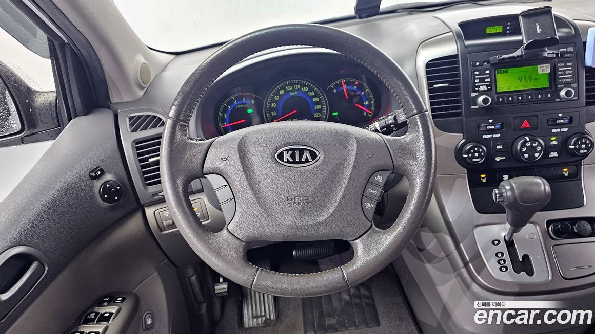 Kia Canival 2011