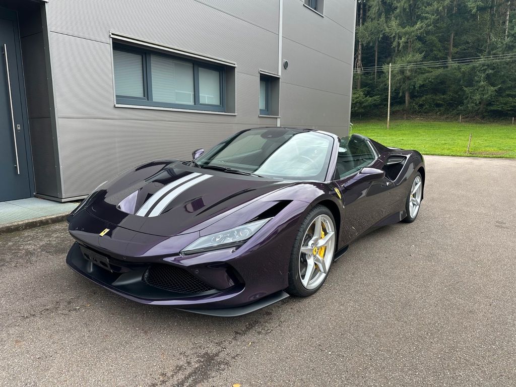 Ferrari F8 2023