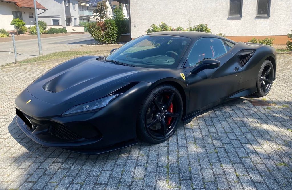 Ferrari F8 2022