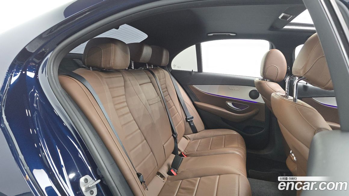 Mercedes-Benz E-Class 2021