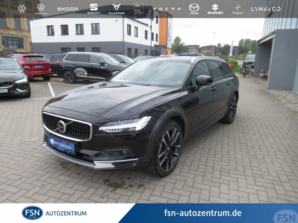Volvo V90 Cross Country 2023
