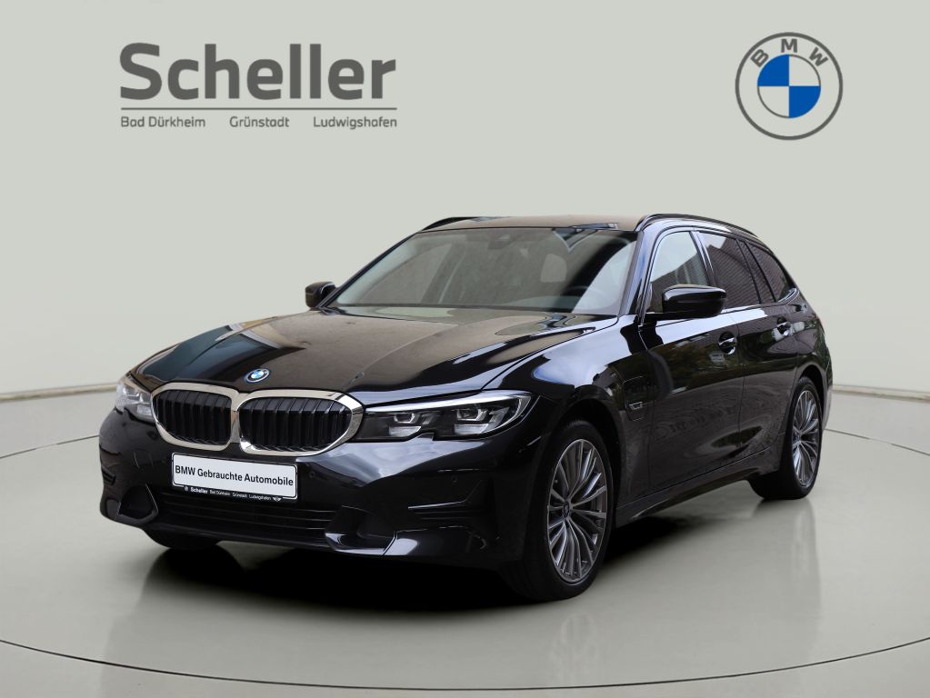 BMW 330 2022