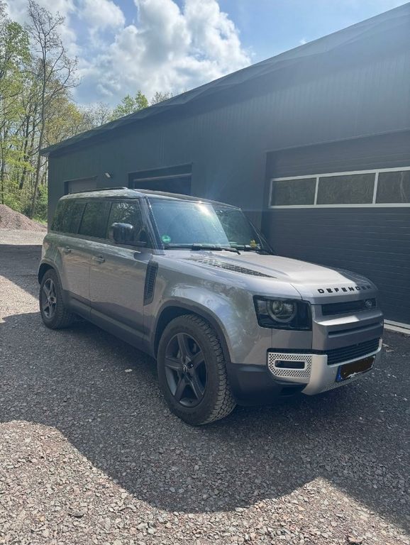 Land Rover Defender 2023