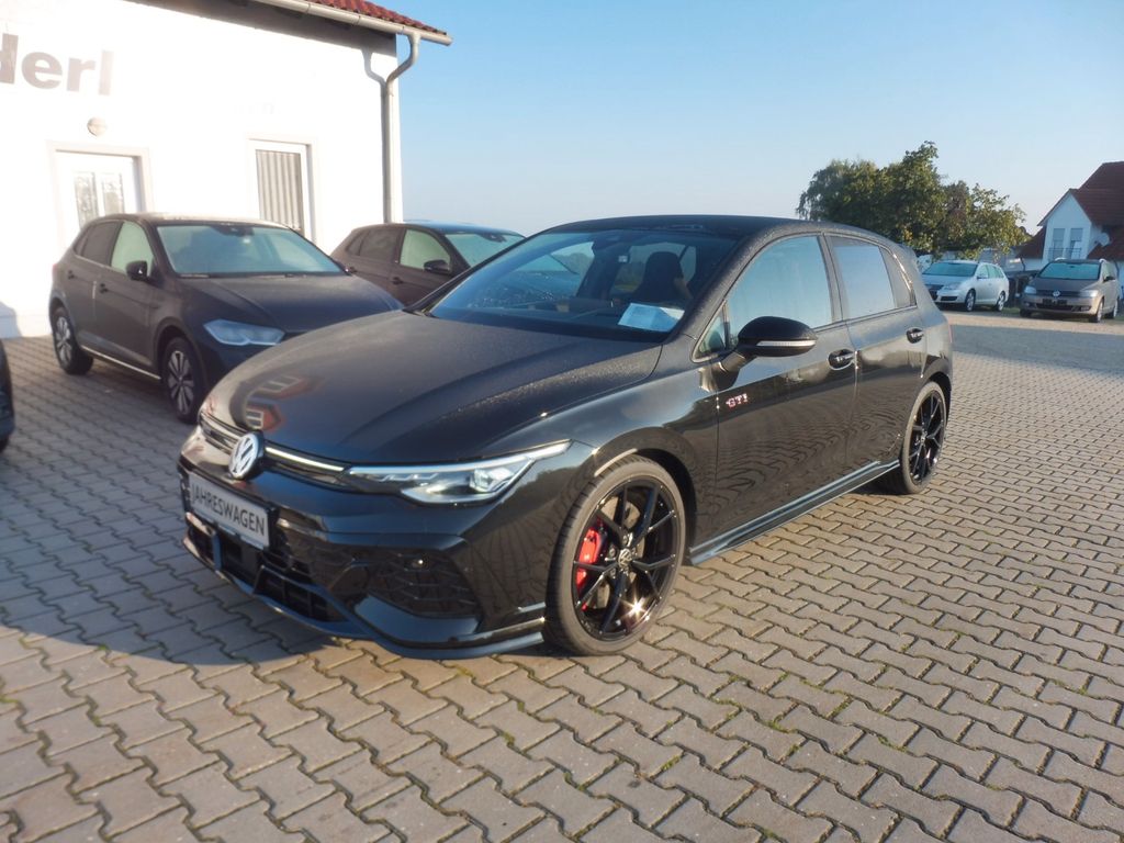 Volkswagen Golf 2024