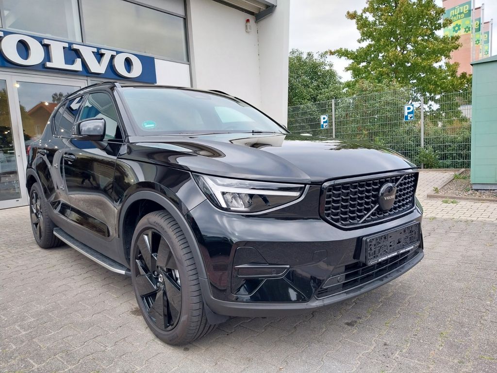 Volvo XC40 2025