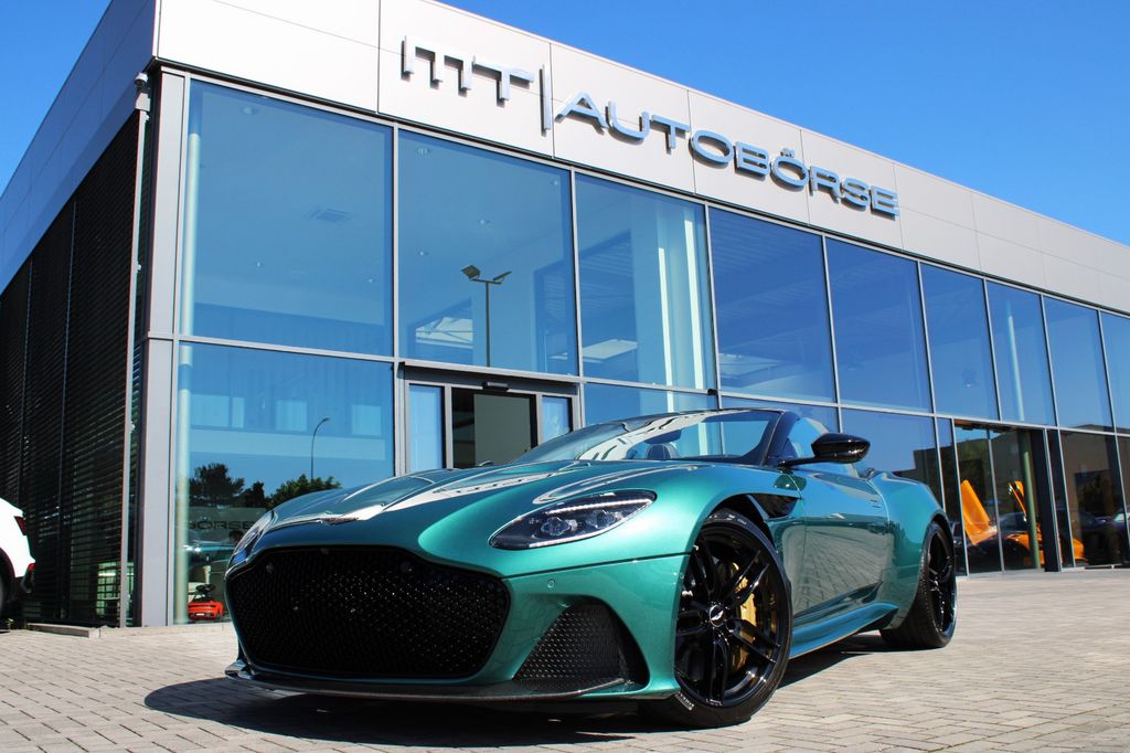 Aston Martin DBS 2024