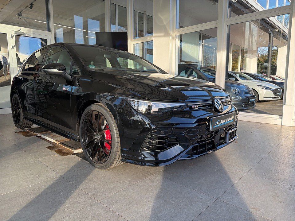 Volkswagen Golf 2025