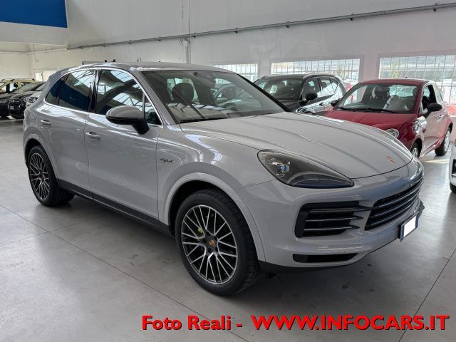 Porsche Cayenne 2022