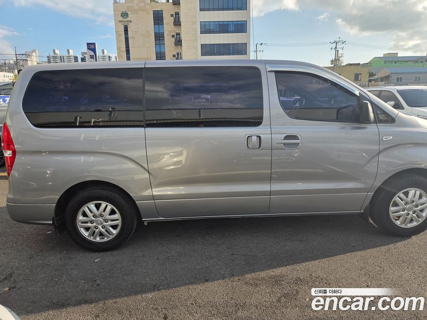 Hyundai Starex 2019