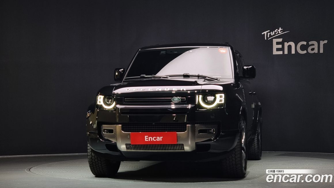 Land Rover Defender 2024