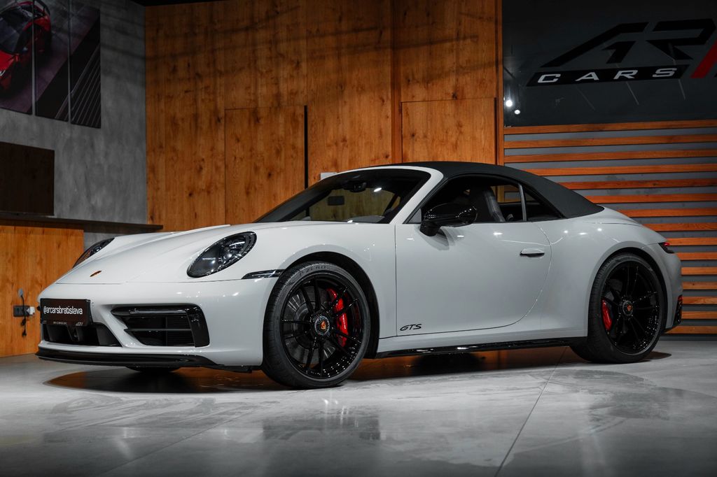 Porsche 992 2023