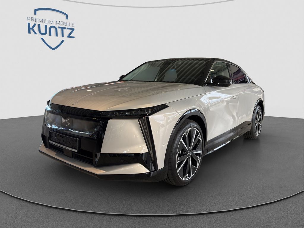 DS Automobiles Nº8