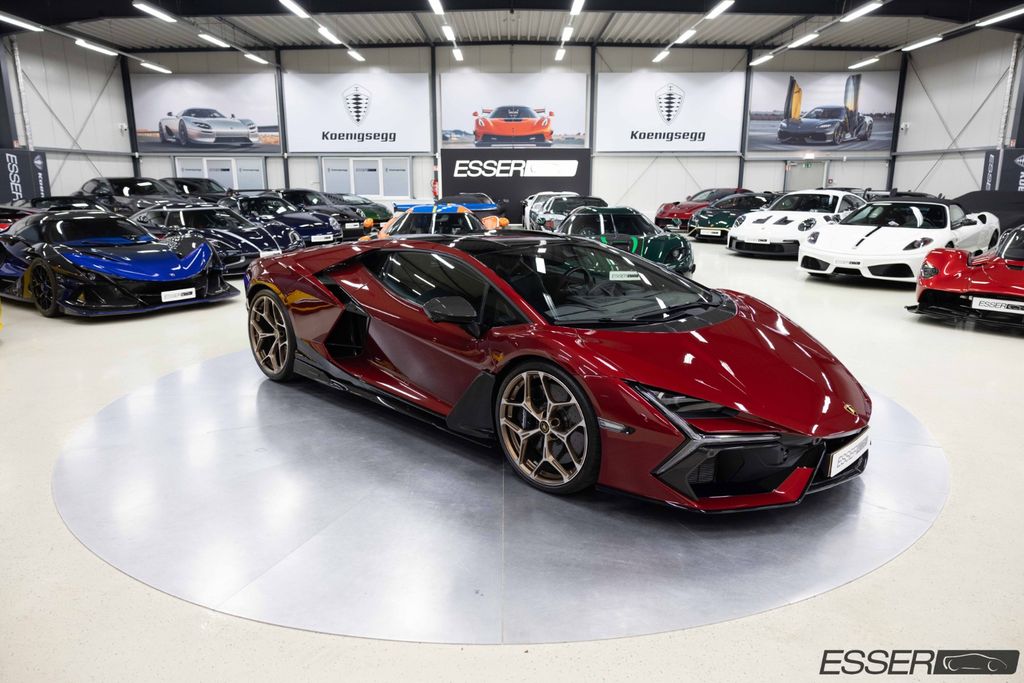 Lamborghini Revuelto 2025
