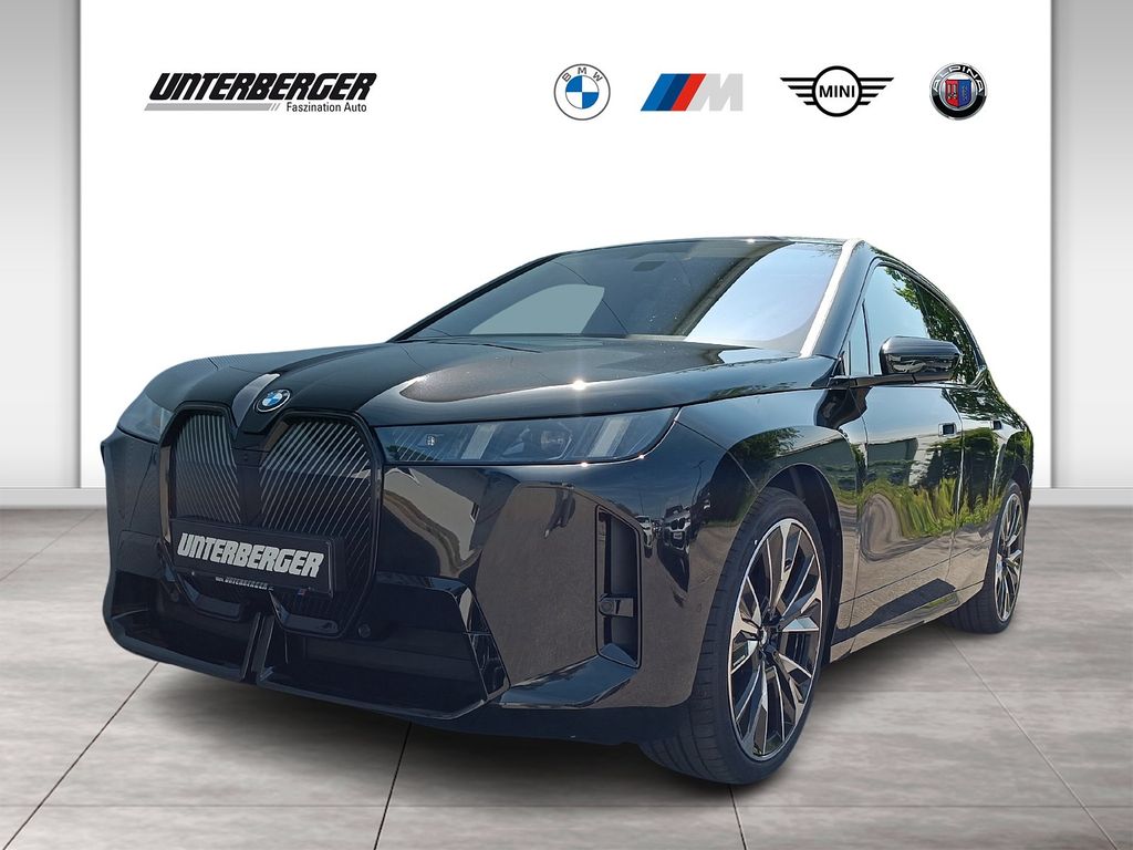 BMW iX