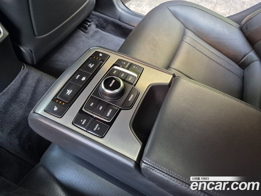 Hyundai Genesis 2016