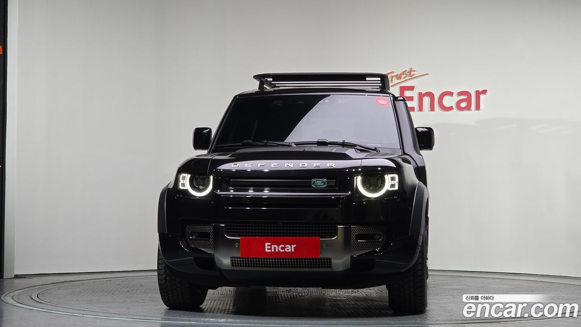 Land Rover Defender 2024