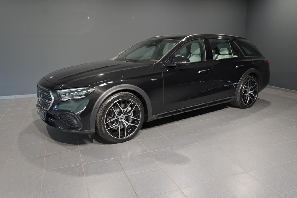 Mercedes-Benz E 300 2025
