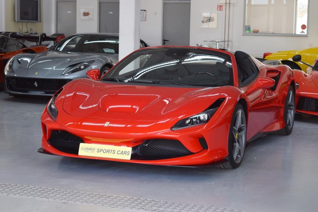 Ferrari F8 2021