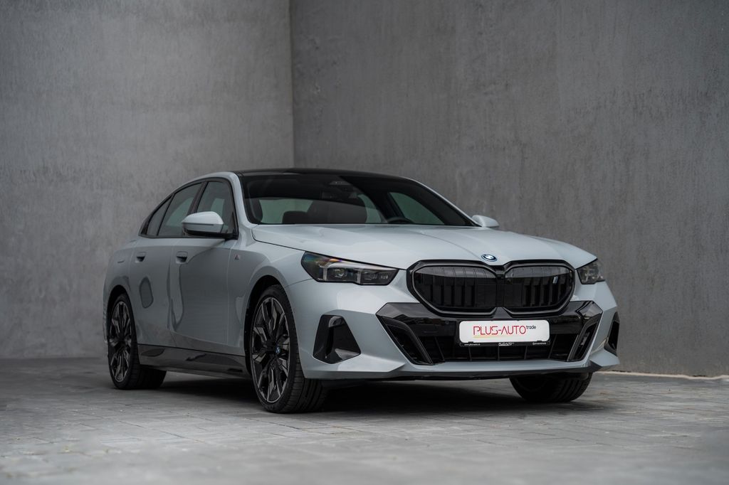 BMW i5 2025