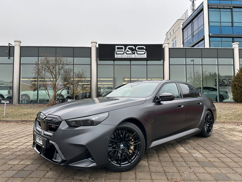 BMW M5 2025