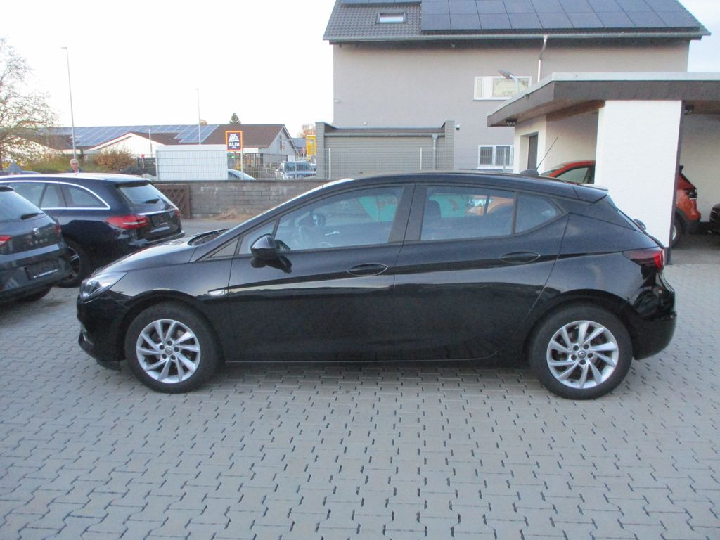 Opel Astra 2021