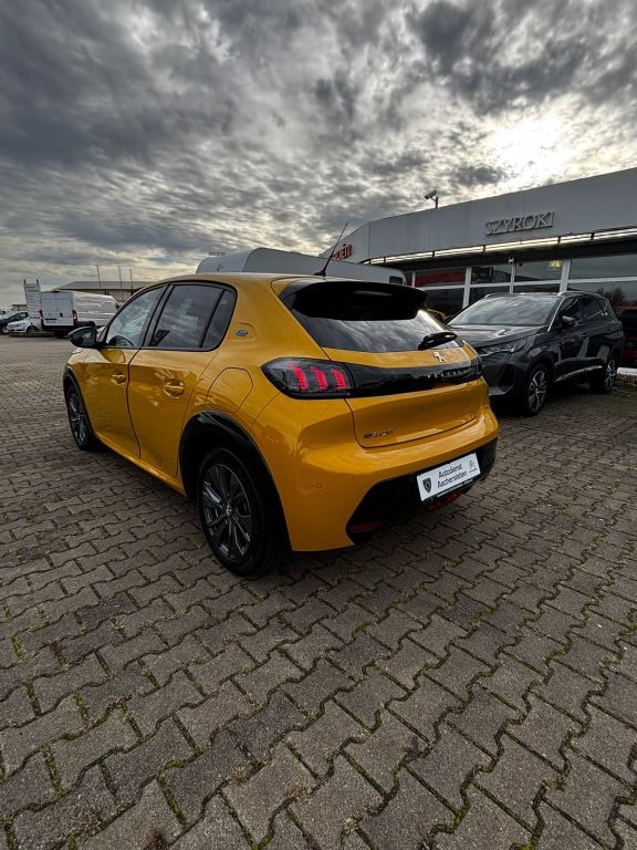 Peugeot 208 2021