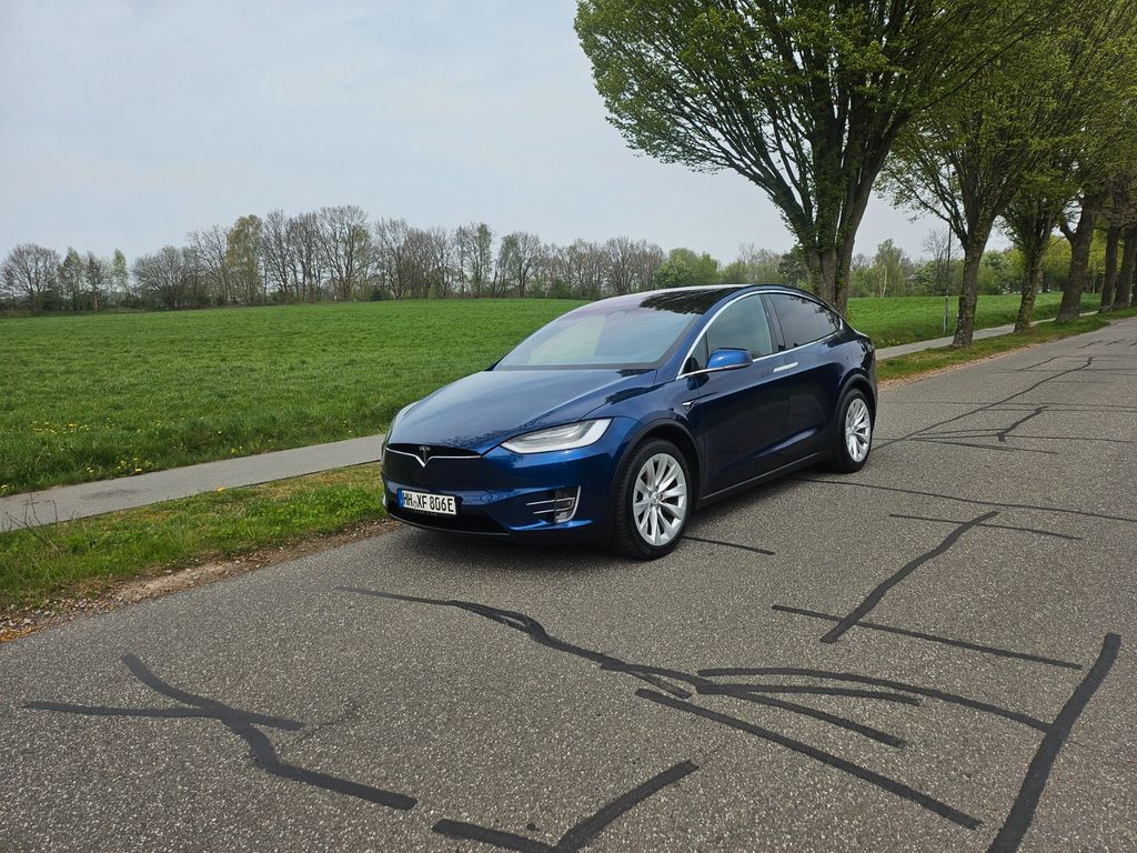 Tesla Model X 2020