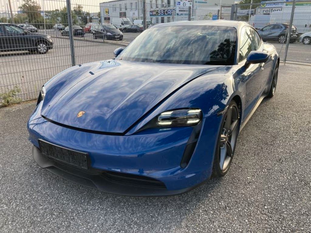 Porsche Taycan 2021