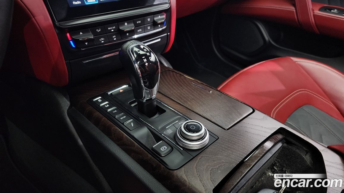 Maserati Quattroporte 2018